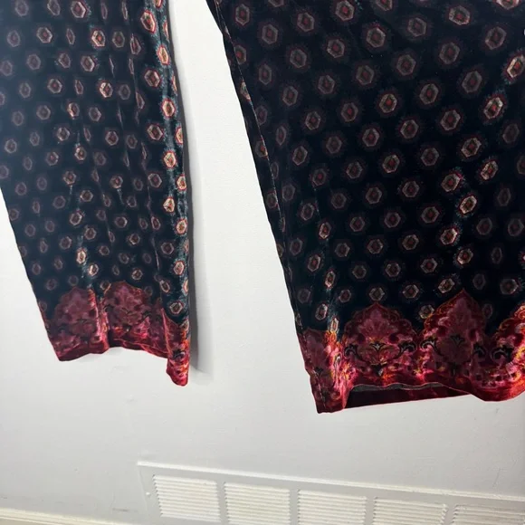 Trina Turk Palazzo Flare Damask Jacquard Velvet Like Print Pants size 10 - Picture 6 of 7